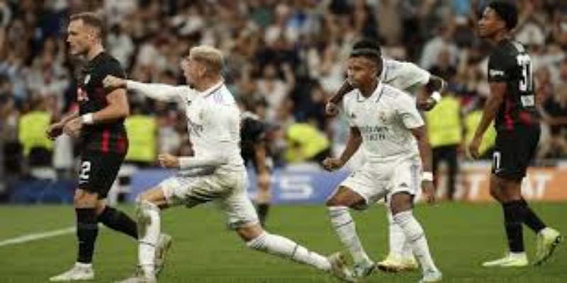 战术分析：瓜迪奥拉的应变智慧 - 星空体育深度解析-星空体育