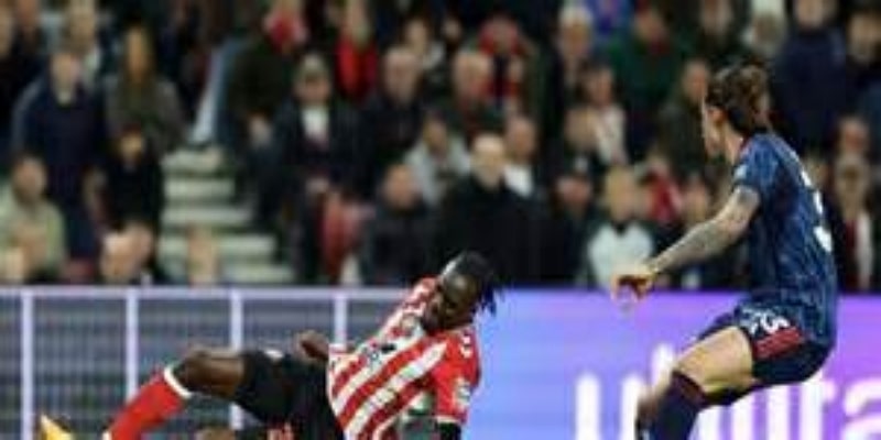 星空体育独家解析：争冠集团混战，教练博弈成决定性因素 -星空体育